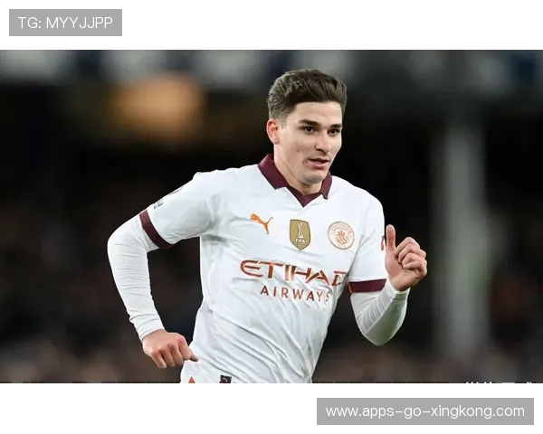 阿尔瓦雷斯侧身凌空抽射，曼城再添暴击瞬间