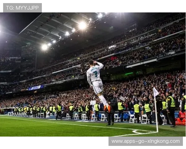 尤文弗拉霍维奇锁定胜局完成帽子戏法——都灵夜空下的三粒金星