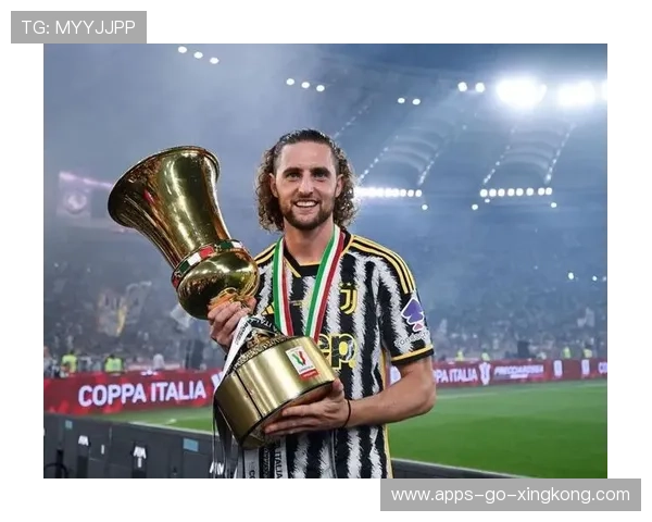 尤文拉比奥远射建功后场观众齐声欢呼的夜晚