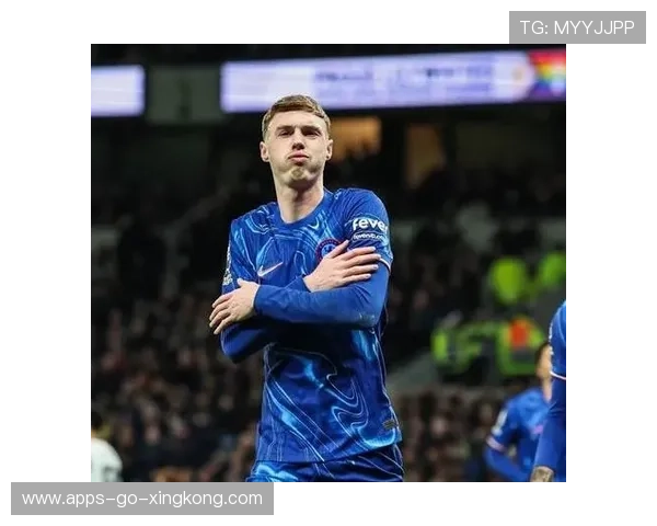 切尔西边路快速渗透制造混乱，帕尔默打门稍高