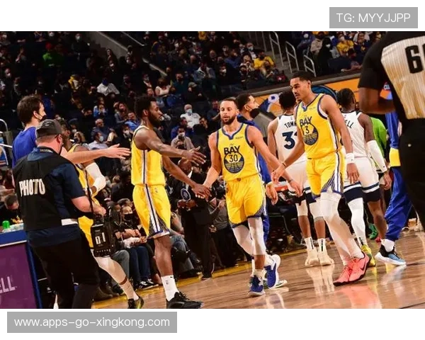 波兰男排后排大力跳发直接得分：震撼全场的制胜利器